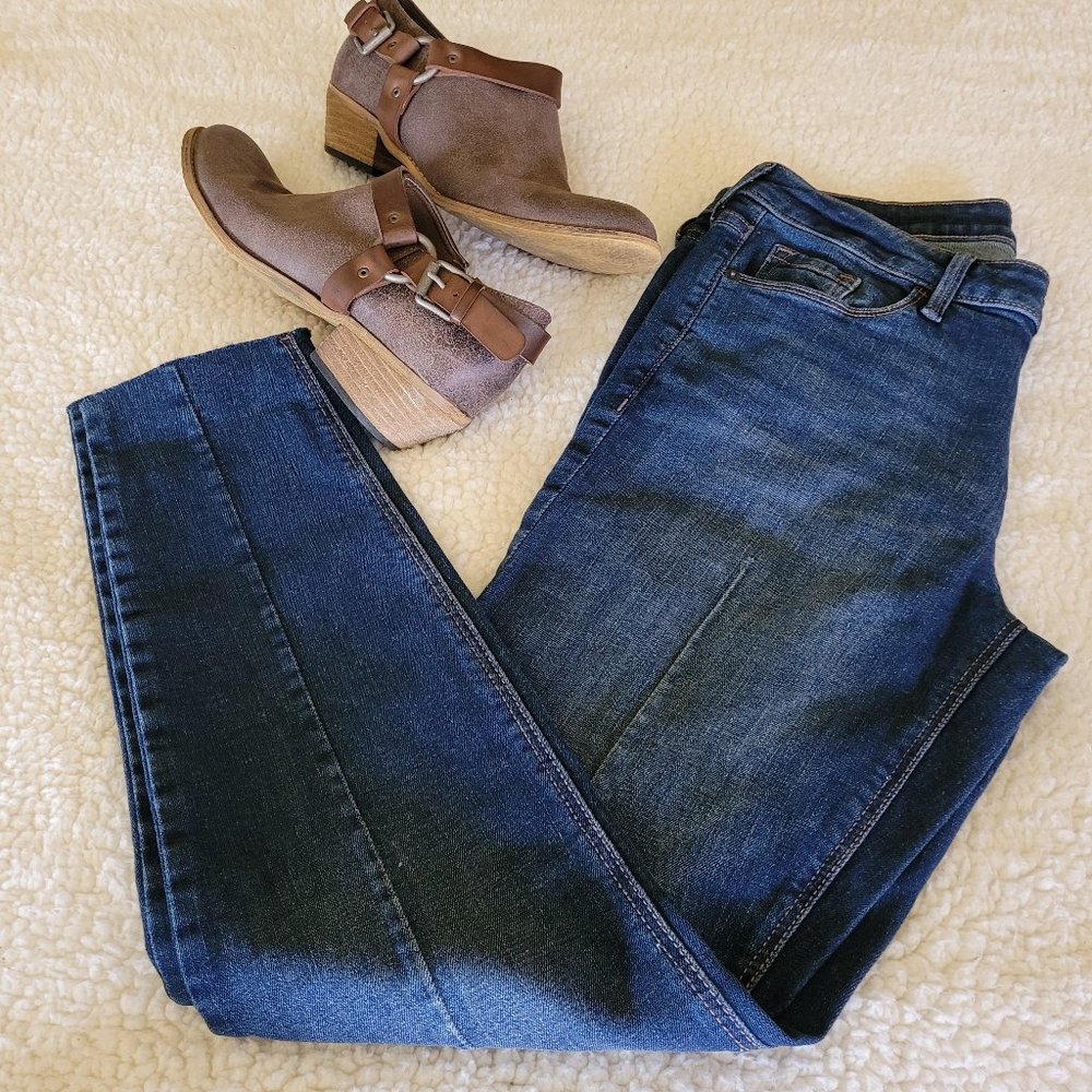 NWT Old Navy Rockstar Super Skinny Ankle Jeans 8